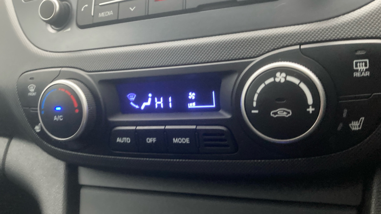 Hyundai i10 1.2 Premium SE 5dr Auto Petrol Hatchback